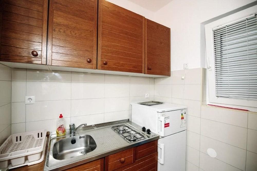 Ivan - Great Location - A1