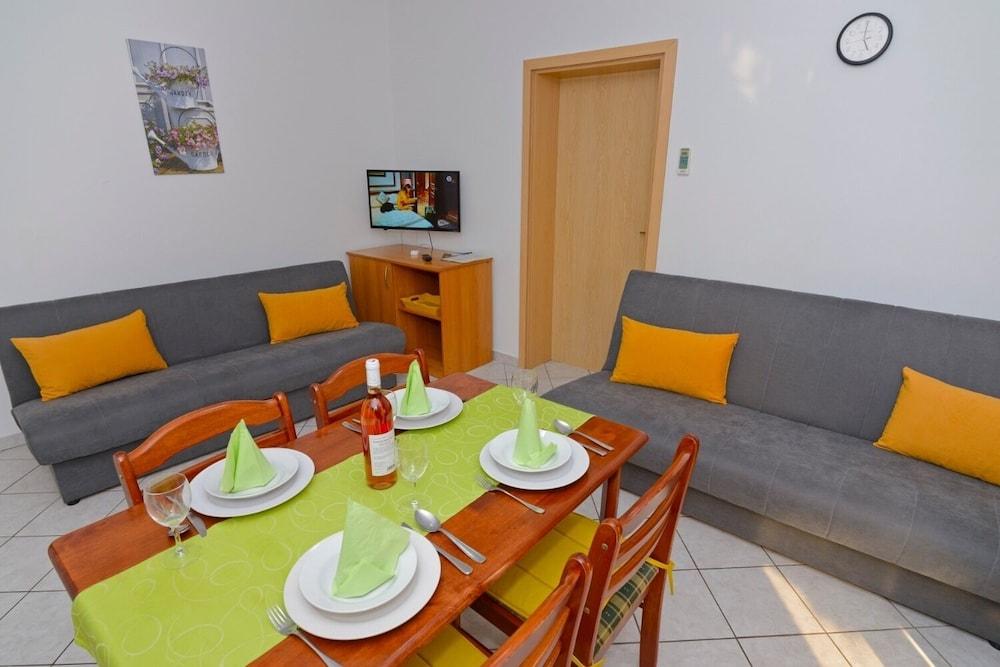 Zora - Garden Terrace and Grill - A5