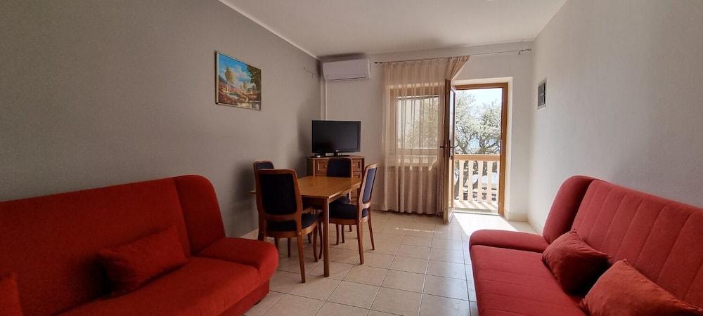 Mark - 10 m From sea - A5