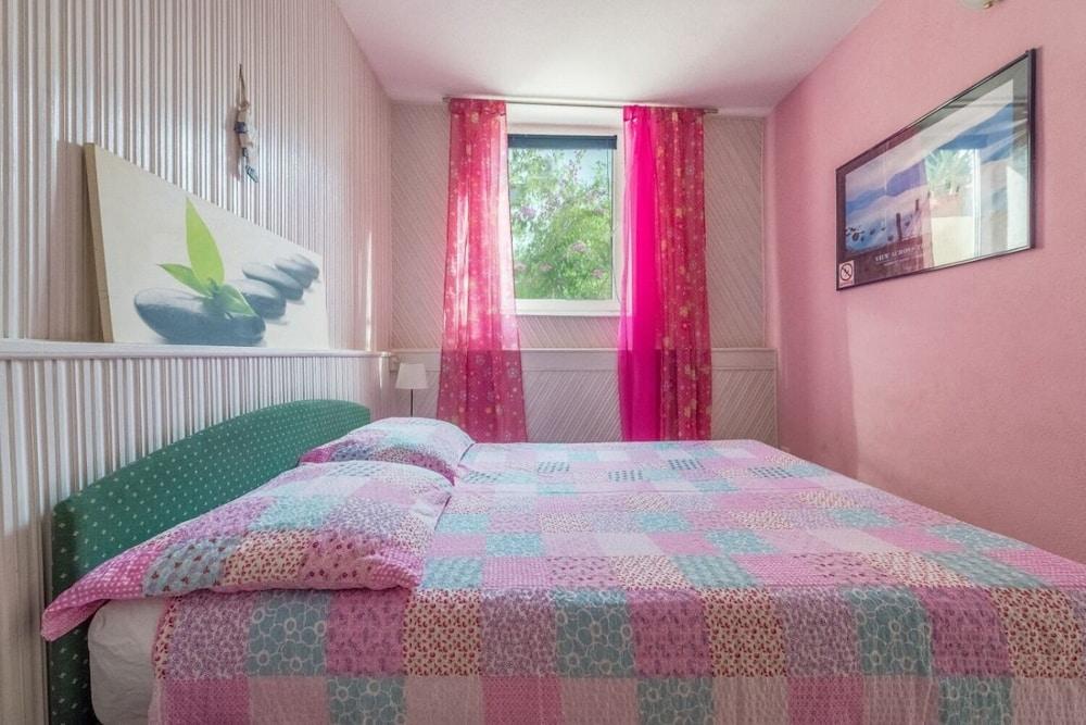 Branko - 60m From the Beach - SA1