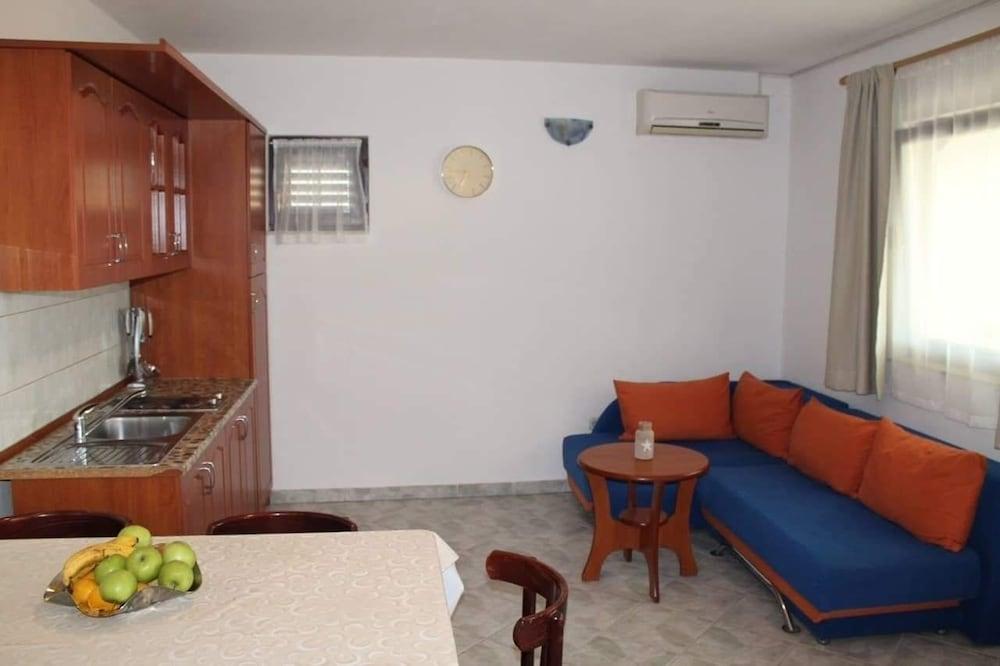 Nenad - With Pool - A1