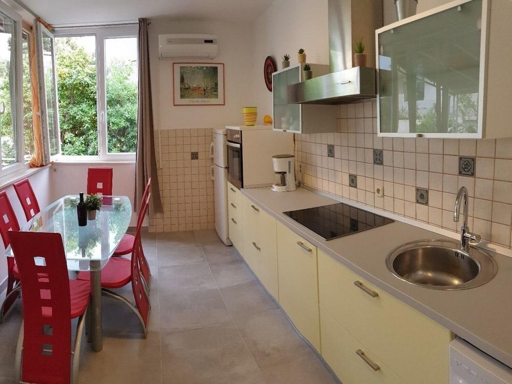 Villa Antea - 80 m From the Beach - H