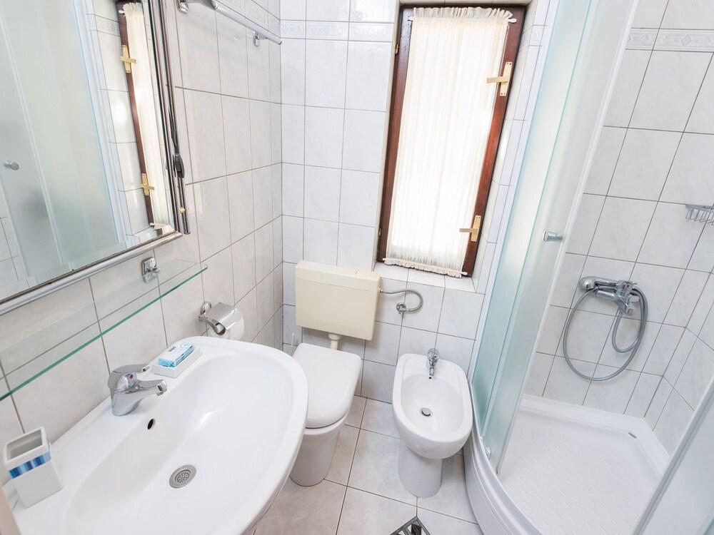 Ljube - Quiet Location & Close to the Beach - A3