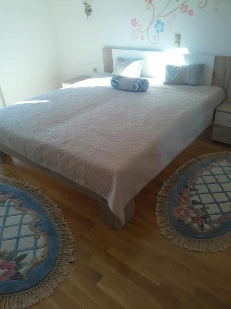 Marinka - With Backyard - A2