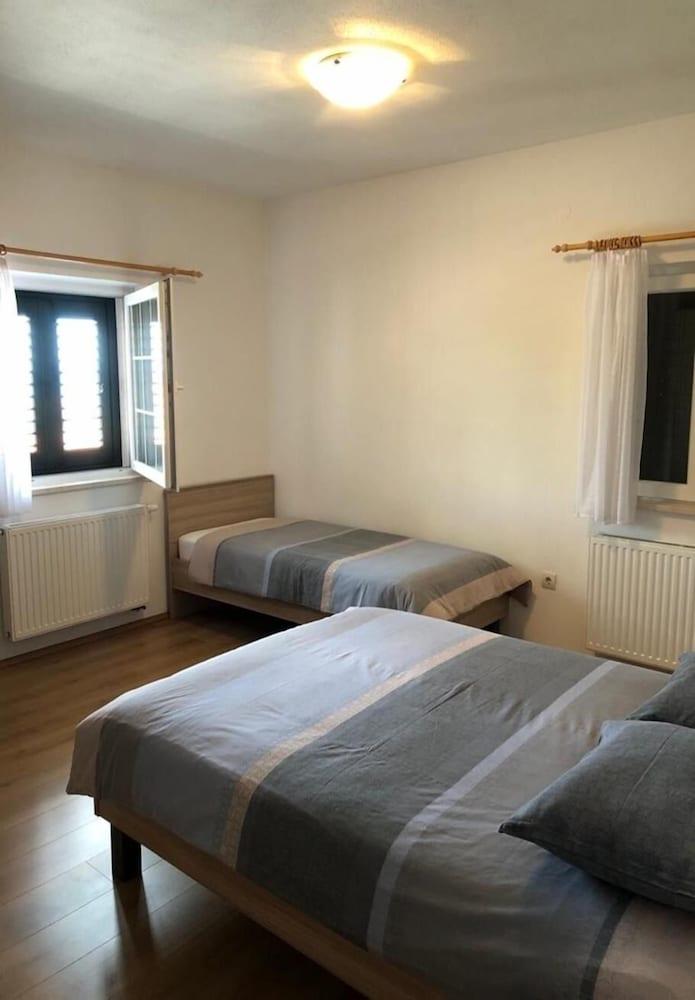 Aleks - 80m From the sea - A2