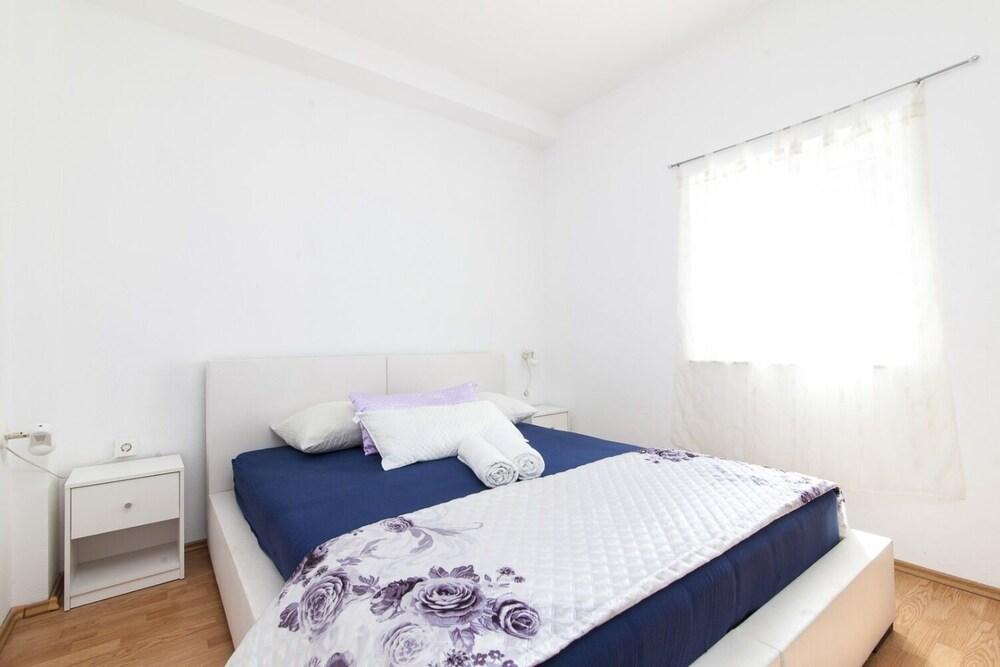 Villa Vinko - With Four Rooms - H