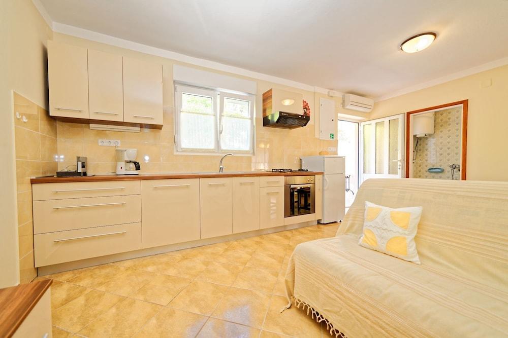 Mar- 150 m From sea - A2