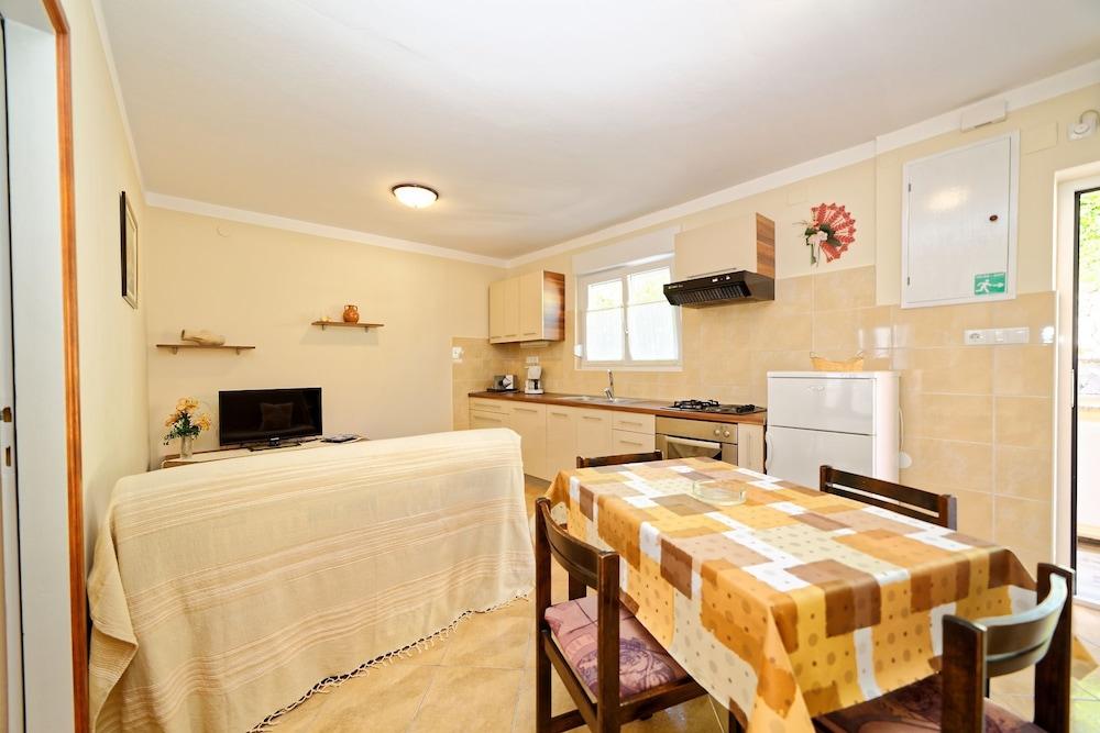 Mar- 150 m From sea - A2