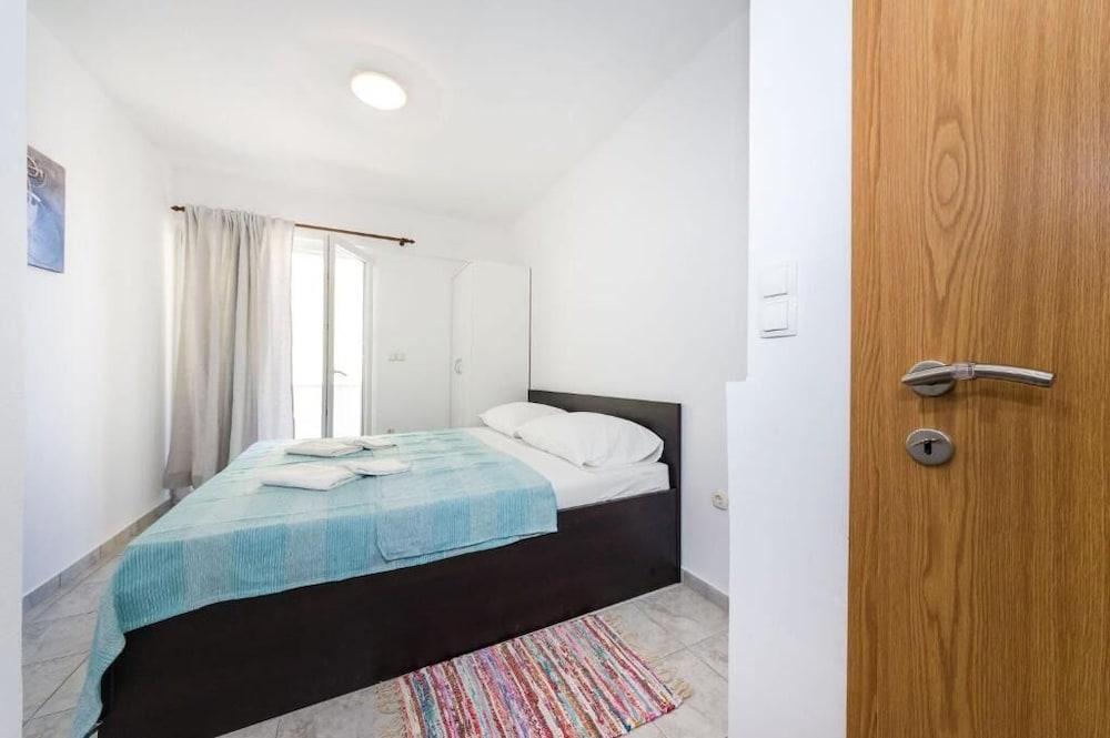 Ivanac - Close to the Beach - A1