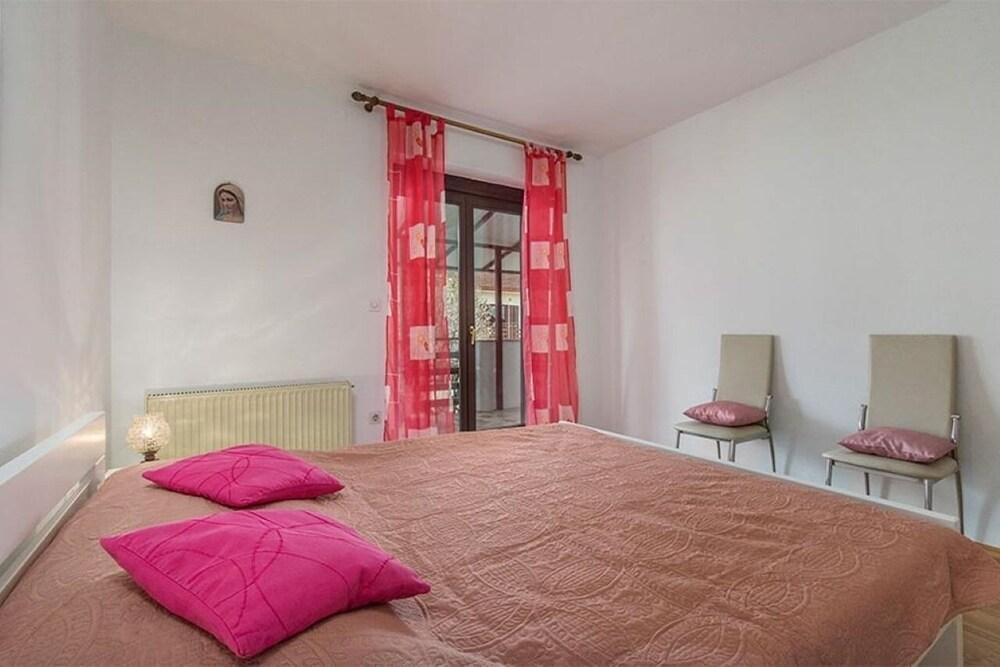 Neva - Great Location - A4 Prvi kat do Vrta