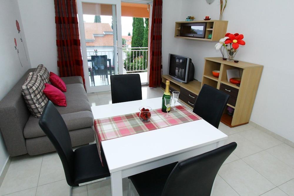 Renato - 150 m From Beach - A2