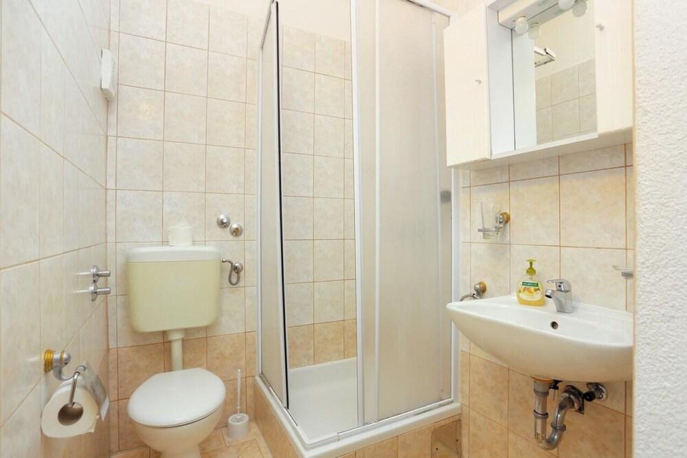 Lias 2 - With Restaurant - SA8