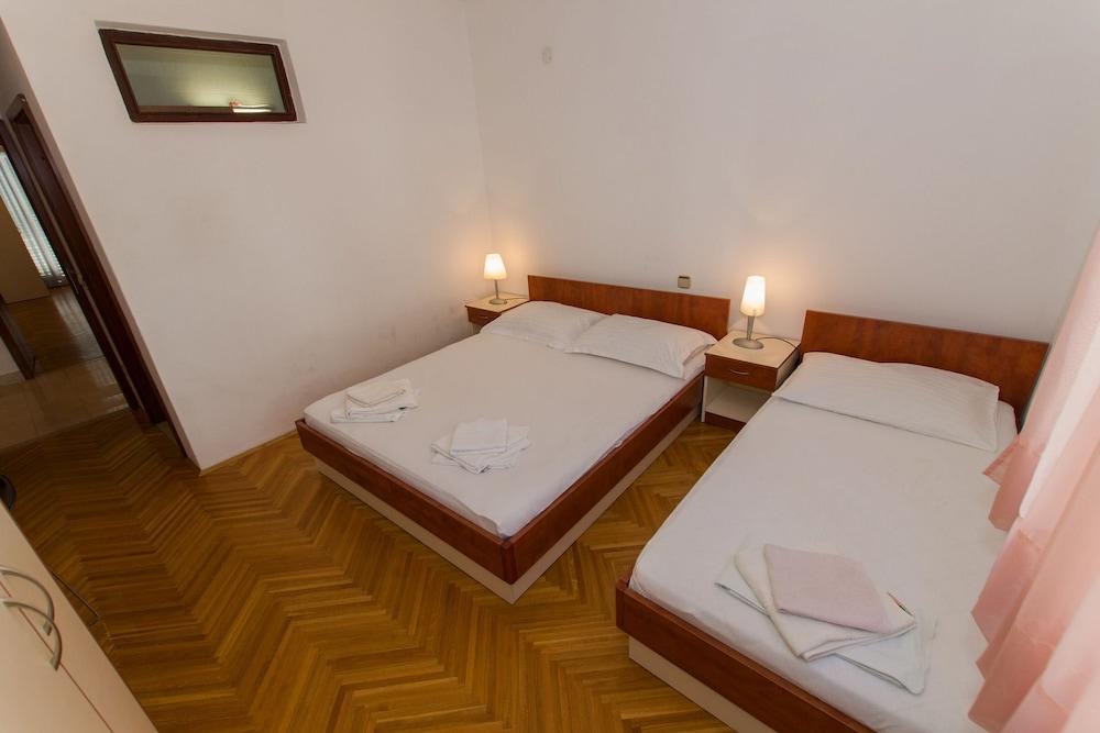 Prgo - Spacious With View & Parking - A1 2.kat