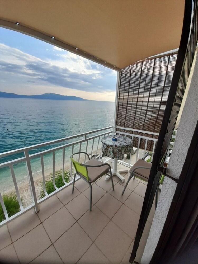 Danka - Afordable and at the Beach - SA1