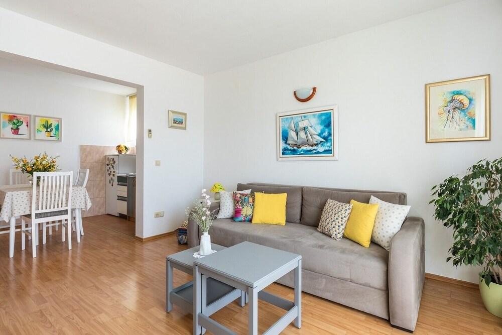 Ani - Beautiful sea View - A2 Žuti