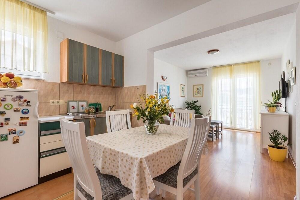 Ani - Beautiful sea View - A2 Žuti