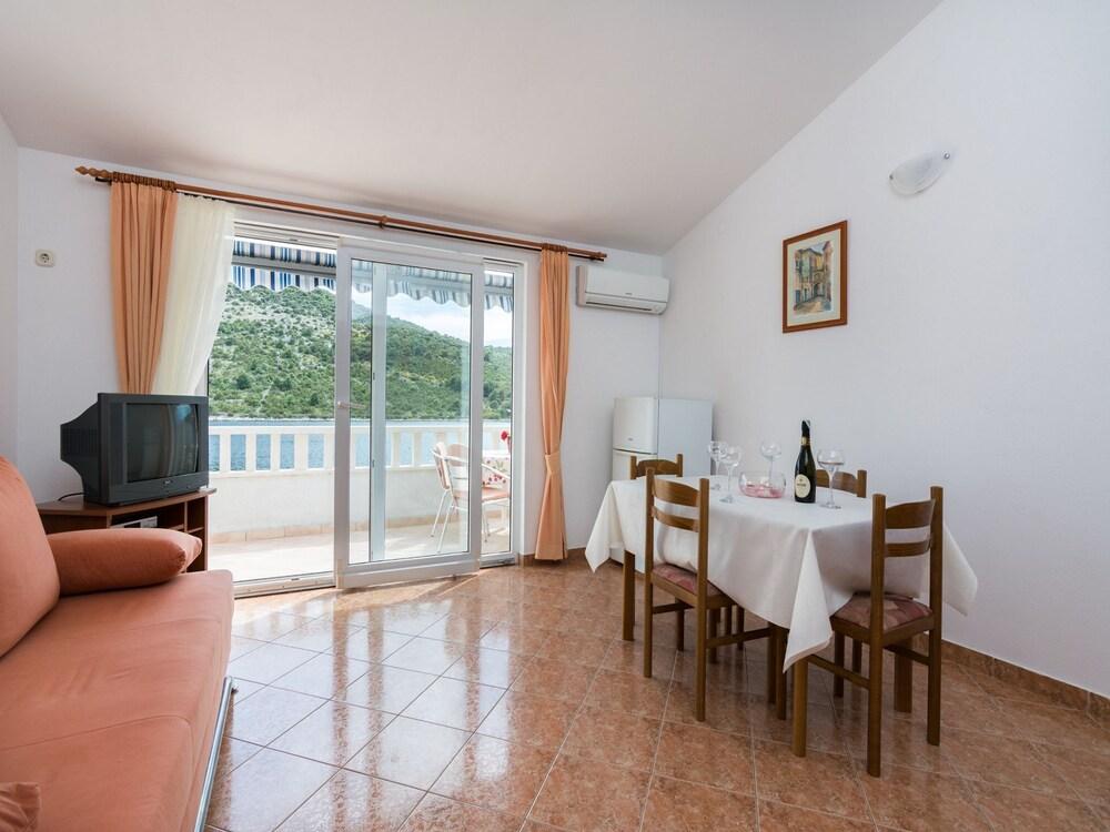 Miranda - Quiet & Next to the sea - A3