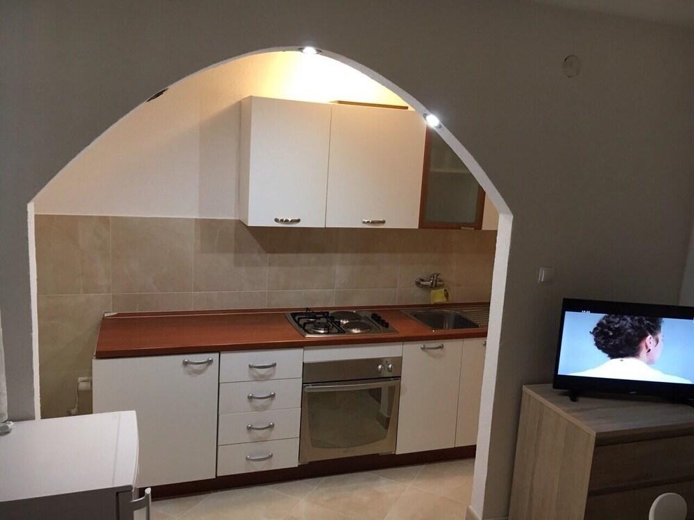 Toni - 150m From Pebble Beach - A1 Veliki