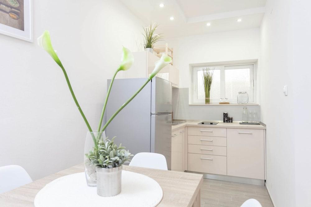 Maja - 50 m From Beach - A2