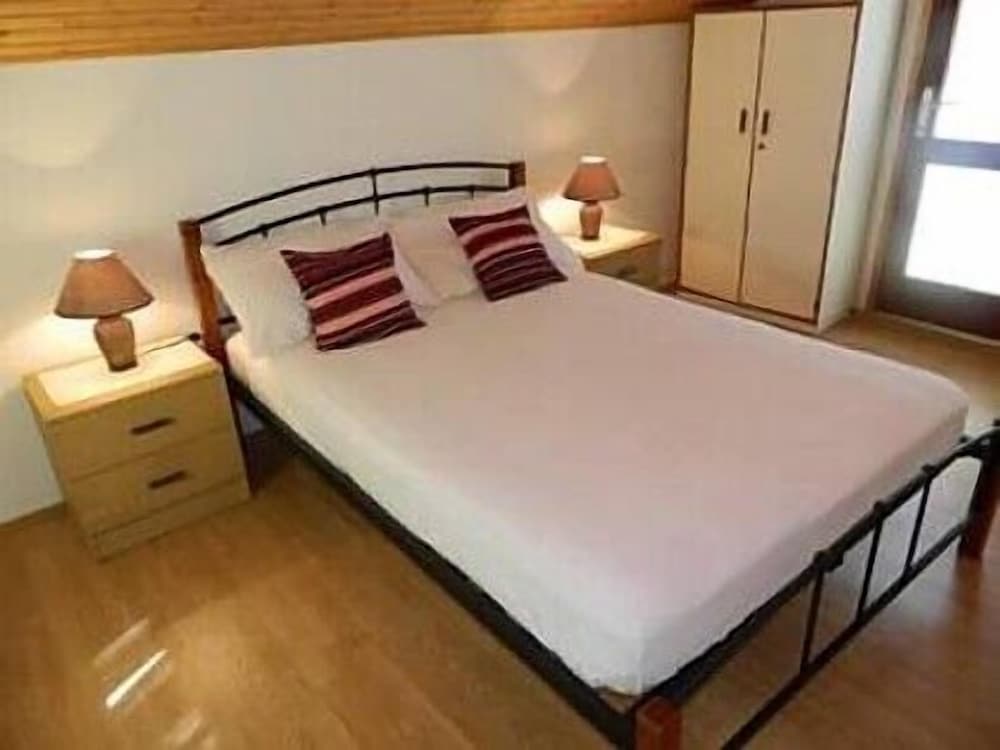 Ivica1- Great Location Next to the sea - H