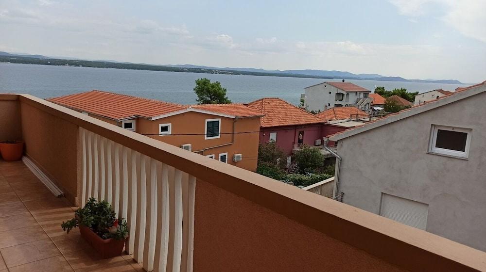 Krešo - 100 m From sea - A3