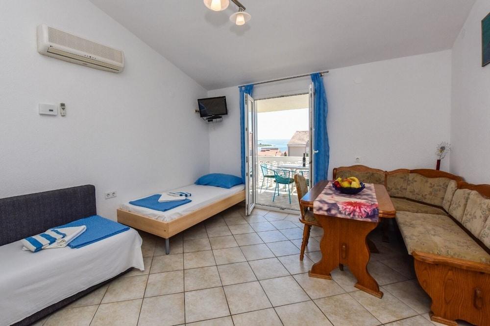 Mark - 200 m From sea - M4