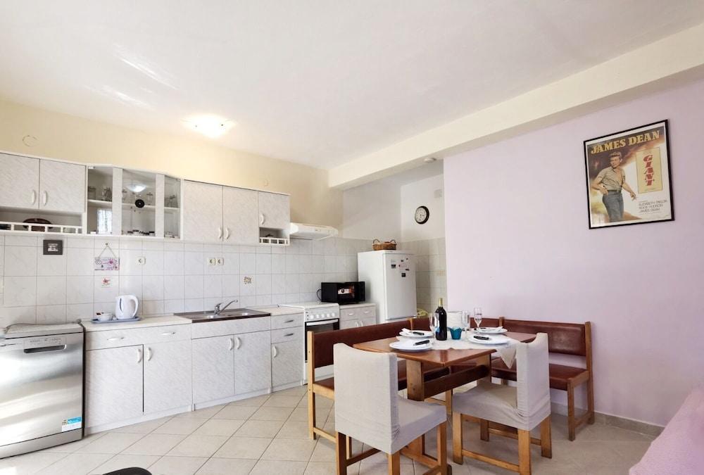 Vinx - Grill and Terrace - A2