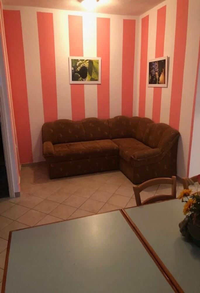 Denko - With Pool - A5