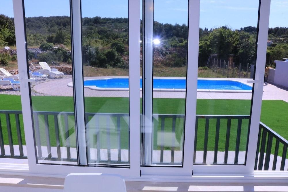 Nane Garden - House With Pool - H