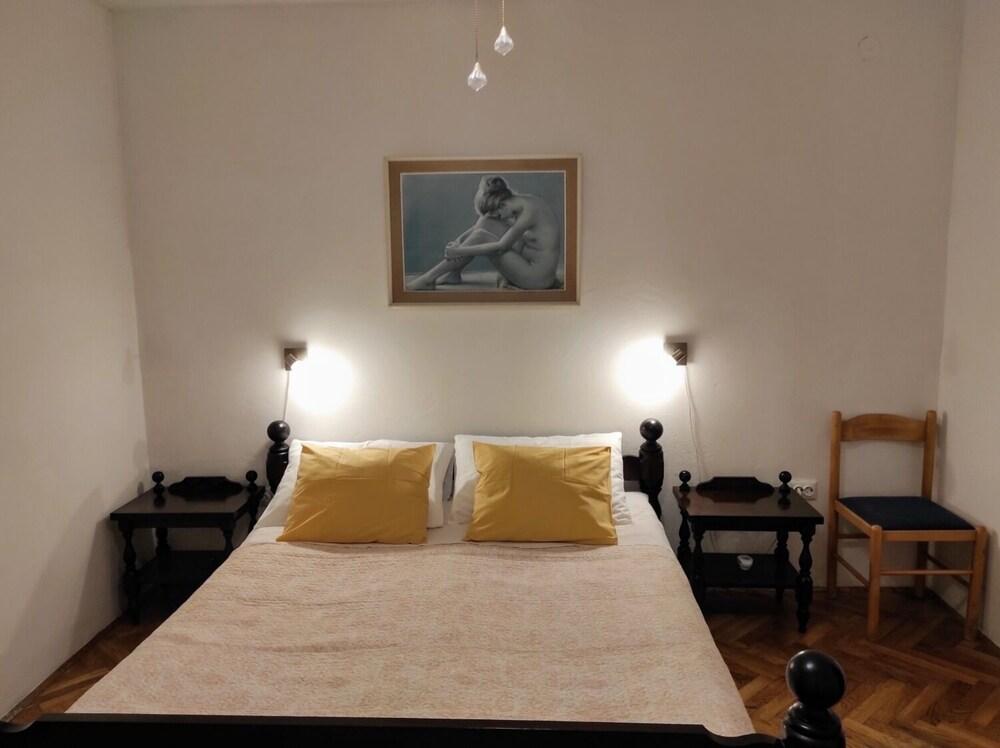 Andela - Comfortable and Affordable - A1