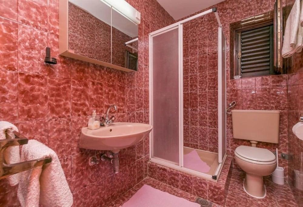 Mari - Great Location 30m From the sea - A2 Gornji