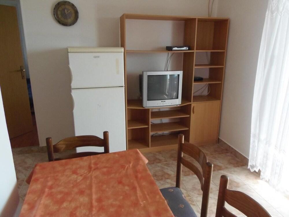 Zoki - Free Parking - A1 Mali