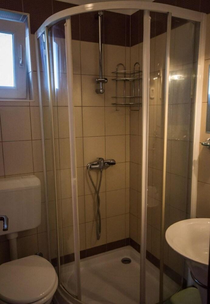 Daju - 3 Colours - A3 Narančasti