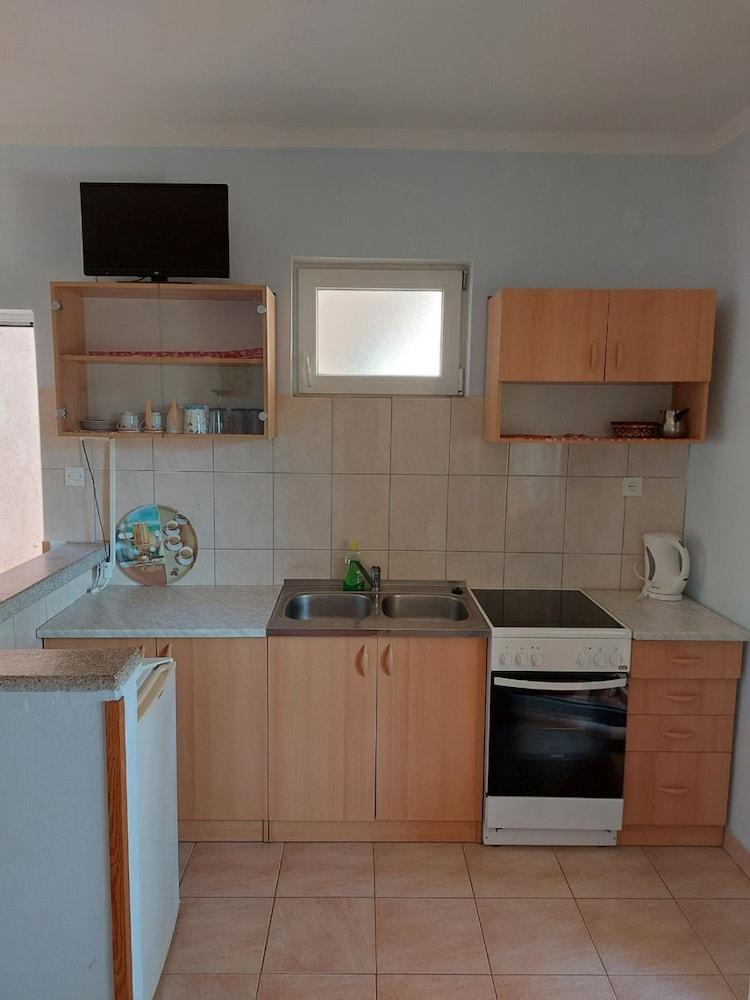 Bor - 20 Meters From Beach - SA3