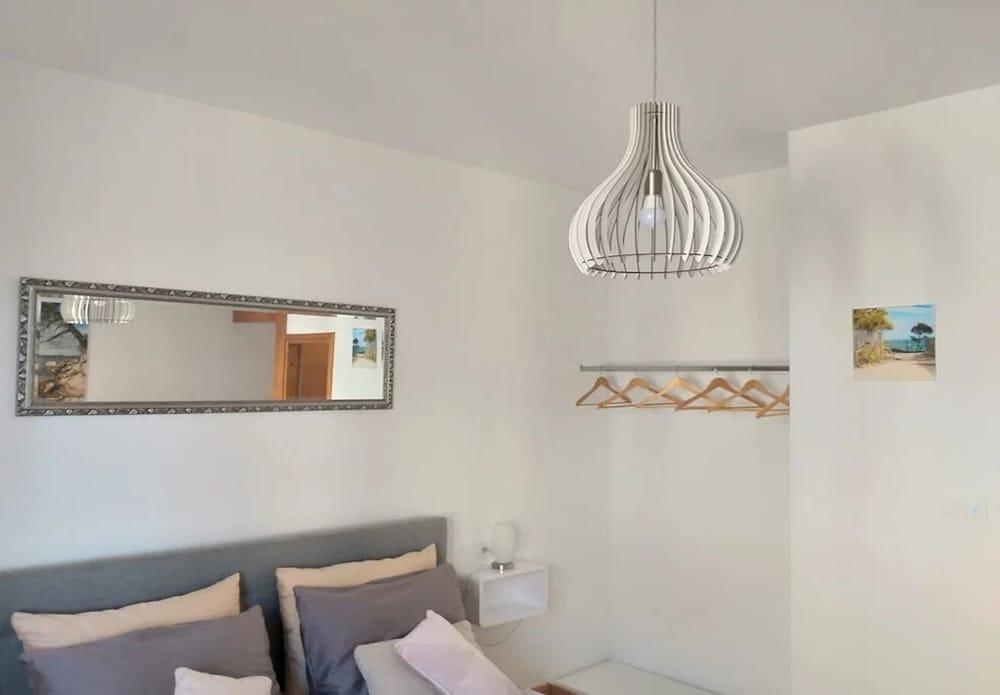 Fran - Pool View - A2 - I kat