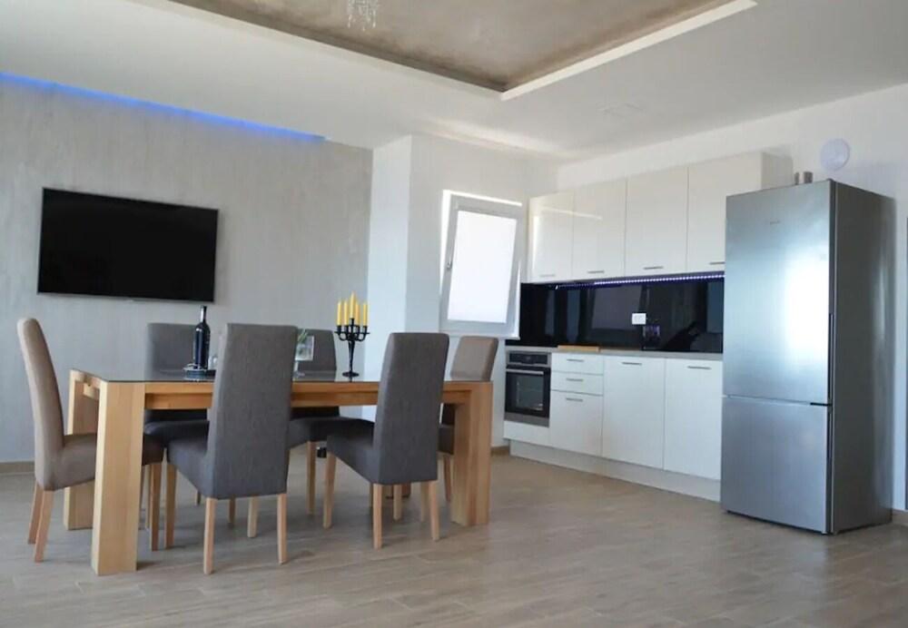 Slavena - With Pool - A3