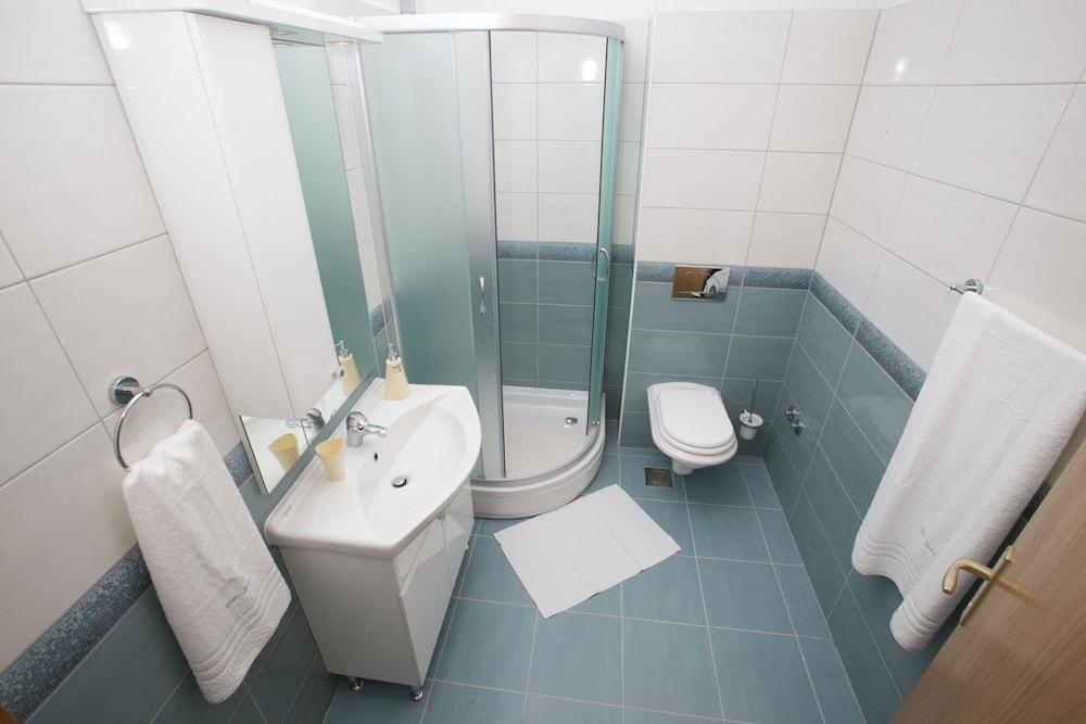 Paula - With Pool and sea View - A1