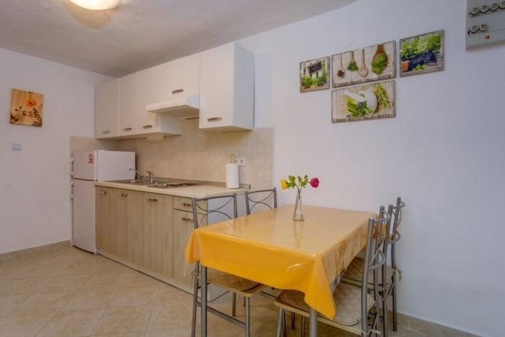 Serenity - Free Parking - A1