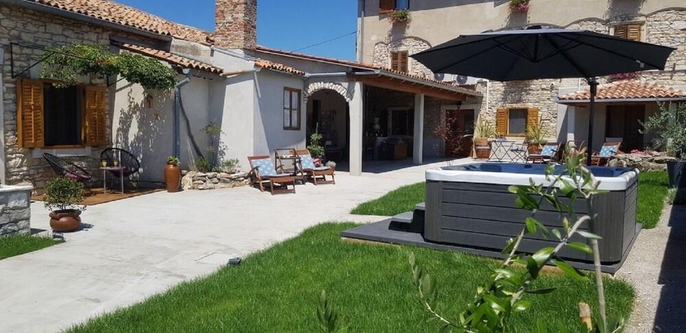 Perstel - With Parking - A4