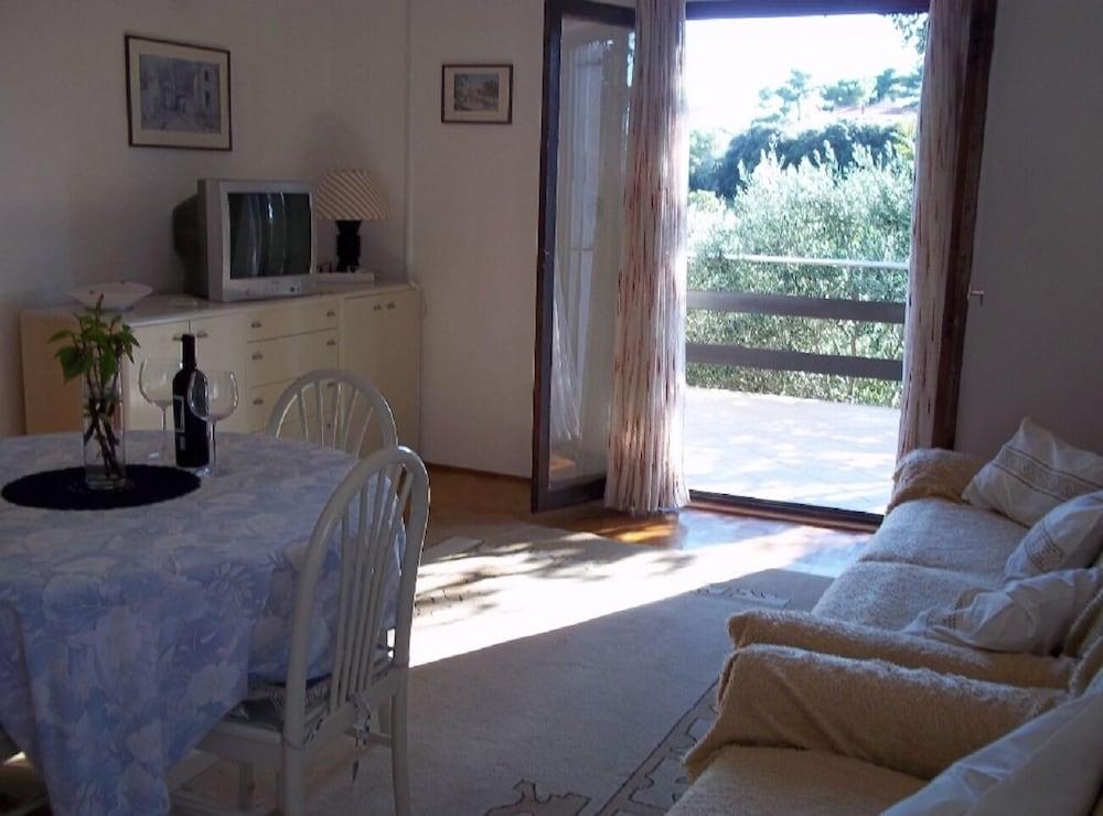 Duskica - Close to the sea - A1