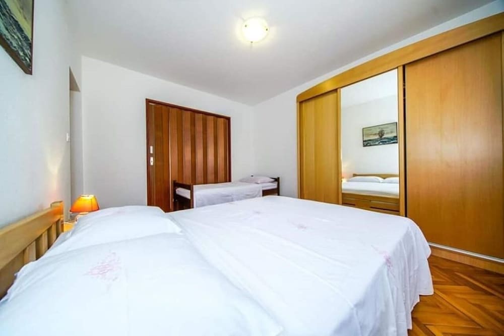 Barb - 30 m From the sea - A1