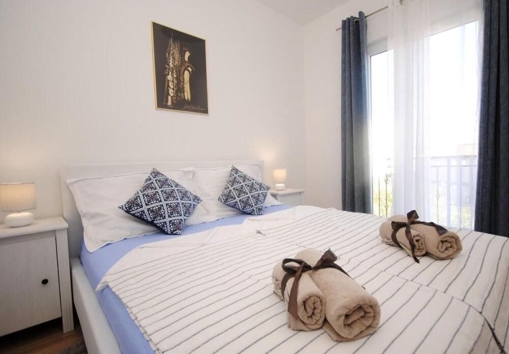 Damir - With Garden - A1