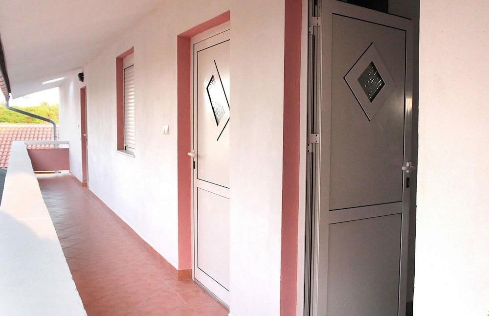 Vink - 80 m From Beach - A2