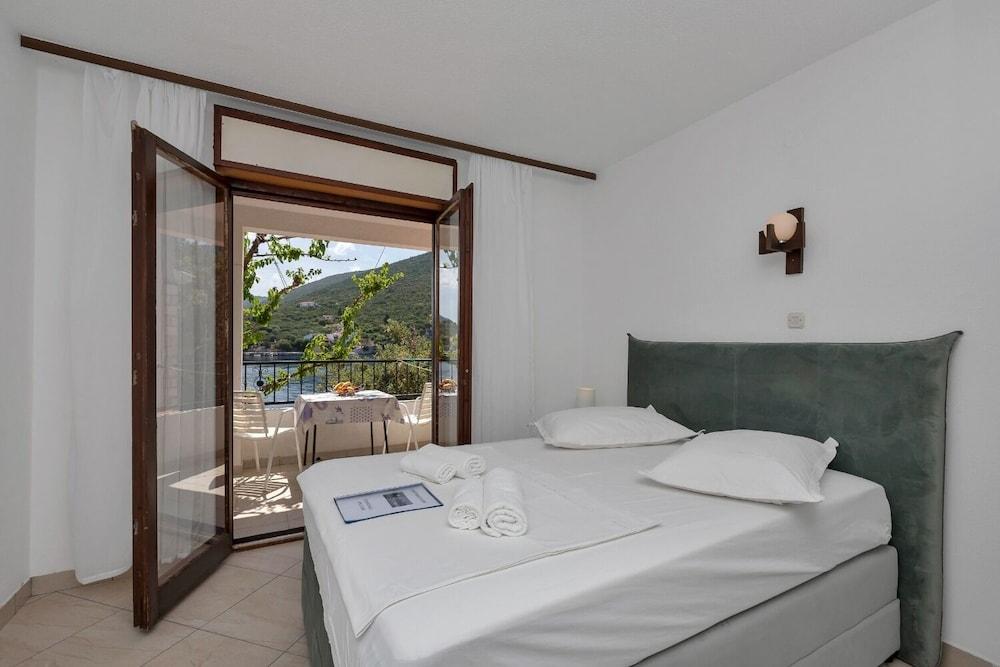 Nikola - 5 m From Beach - SAA