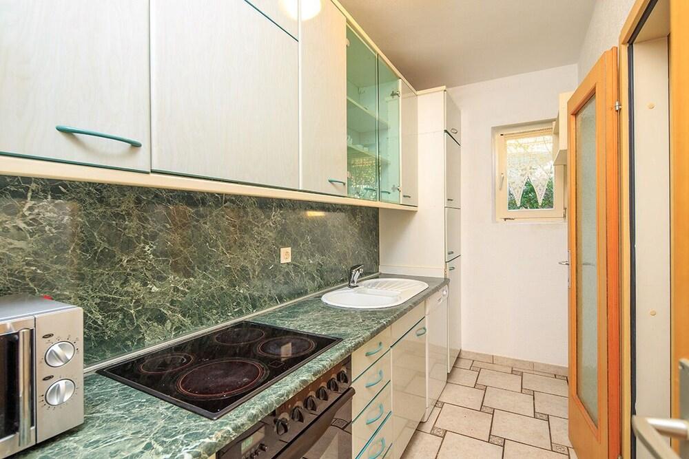 Ante - 6m From the sea - H