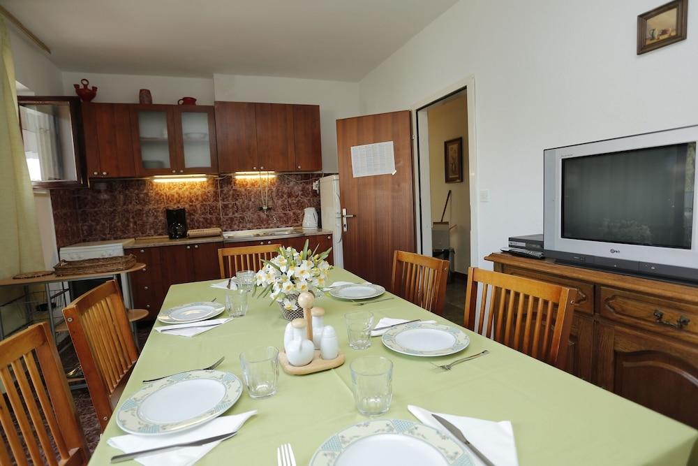 Mira - 50 m From Beach - A1