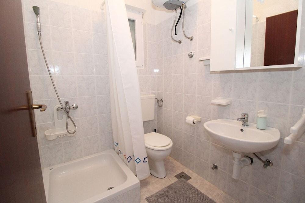 Uga2 - 70m From the Beach - A2-prizemlje