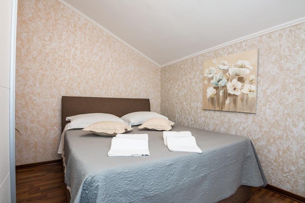 Ani - With Pool - A5