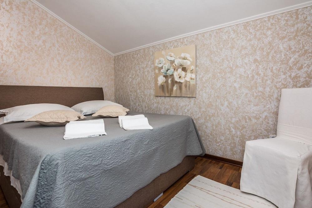 Ani - With Pool - A5