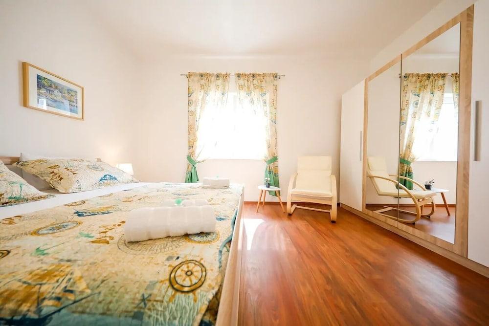 Ante - 30 m From Beach - H